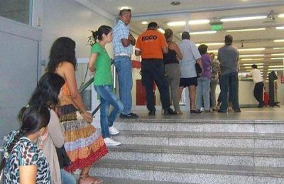 La diputada Romero remarc� que est� en plena vigencia el tope de 30 minutos de cola para pagar