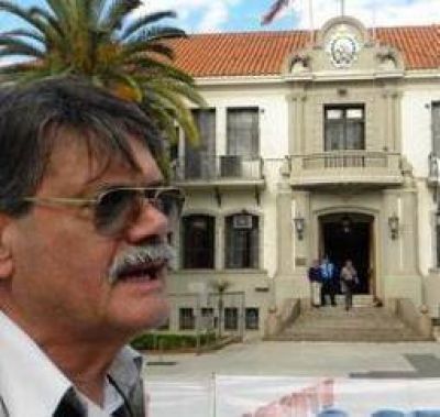 De Leonardi, nervioso por la irrupci�n de otros gremios docentes
