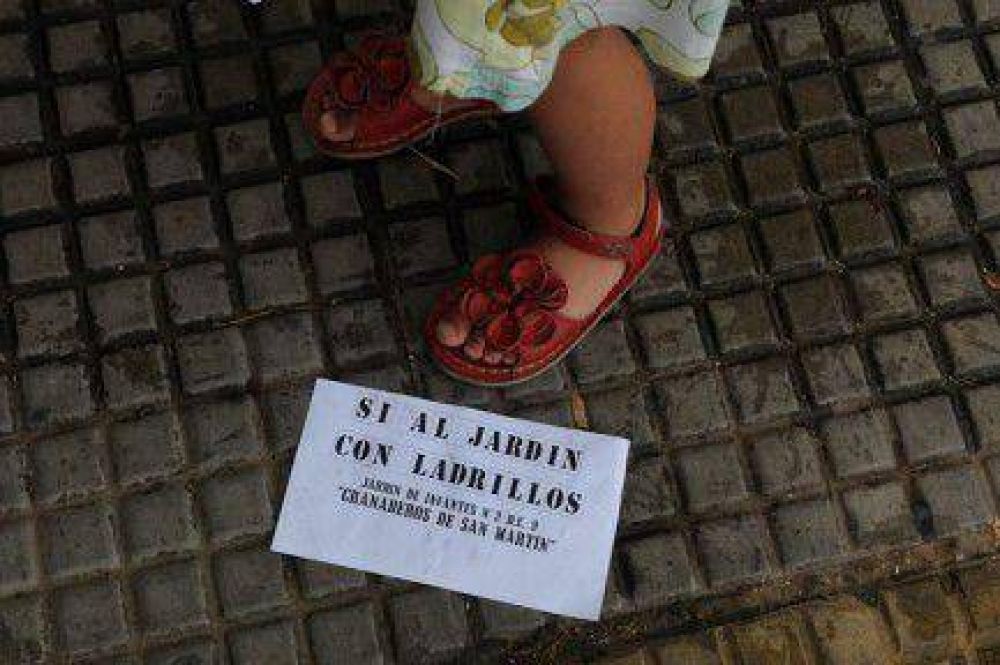 Denuncian el vaciamiento de la salud y la educaci�n p�blica en la Ciudad