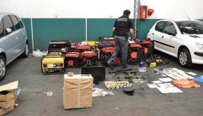 Desbarataron una banda que falsificaba grupos electr�geno