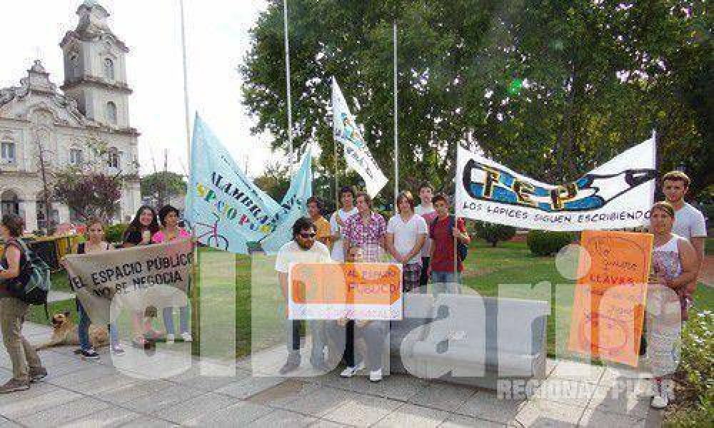 Z�ccaro dio garant�as: no se cerrar� el predio de la estaci�n
