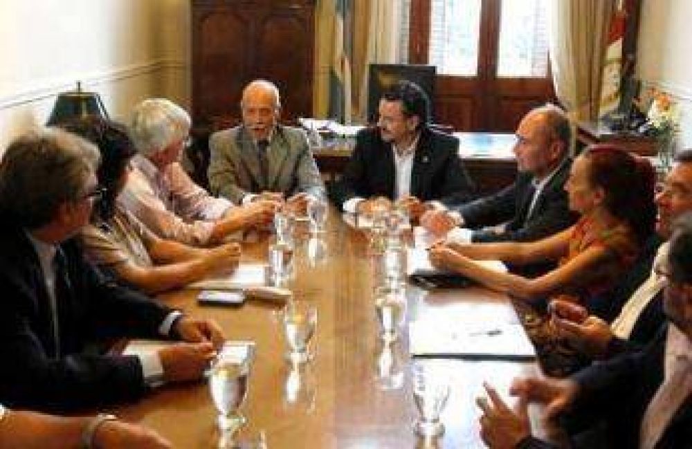 El Gobierno ofreci� un 26 y 30% de aumento