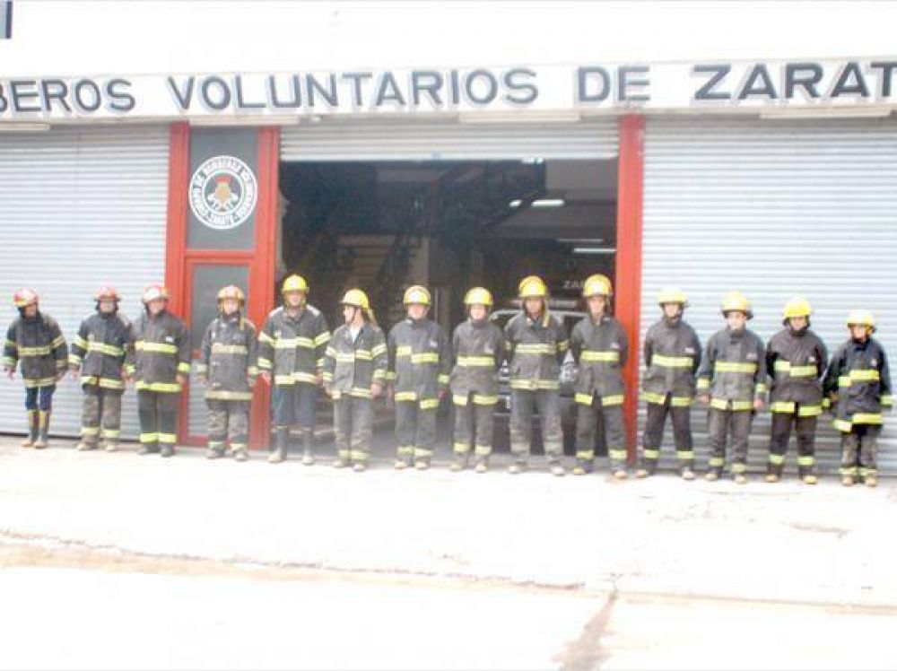 Los Bomberos Voluntarios homenajearon con la sirena al ltimo bombero fallecido