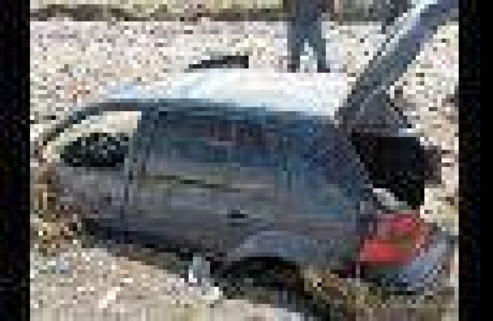 Un polic�a y un remisero salvaron a la familia que casi muere ahogada