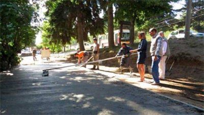 Pavimentan colectora Norte de la 12 de Octubre