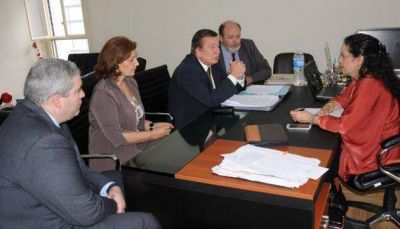 La ministra de Gobierno se reuni� con integrantes de la Asociaci�n de Magistrados