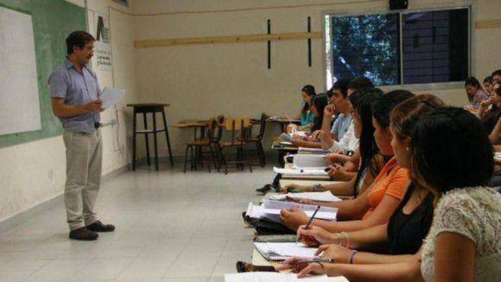 Becas para impulsar la graduaci�n de estudiantes de Ingenier�a