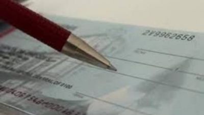 Denuncian cuantiosa estafa con cheques falsos
