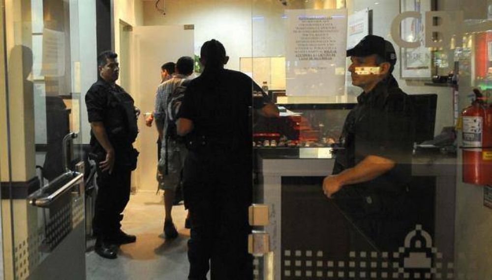Suau vincul� a poderosos con dinero negro