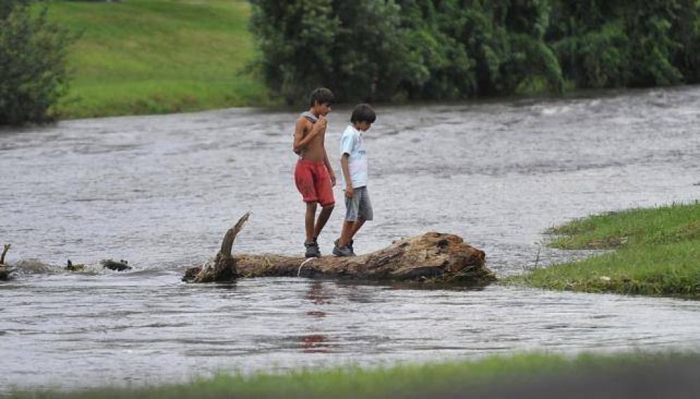 Las imprudencias de la gente en el Suqu�a crecido