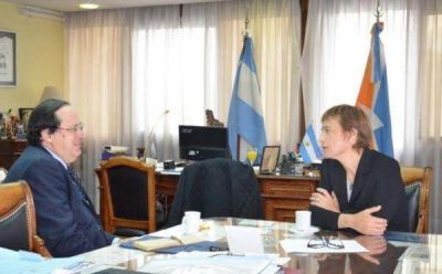 La Gobernadora R�os recibi� al nuevo C�nsul de Chile en Ushuaia