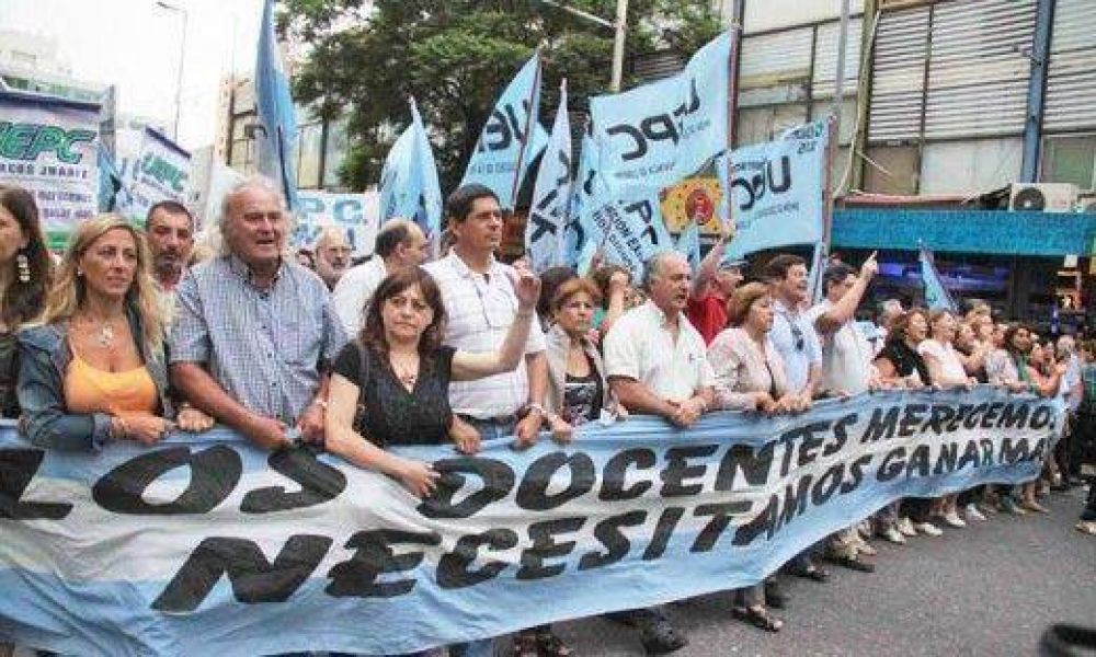 Provincia ofert� 30,6% de aumento a docentes y la Uepc decide el mi�rcoles