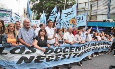 Provincia ofert� 30,6% de aumento a docentes y la Uepc decide el mi�rcoles