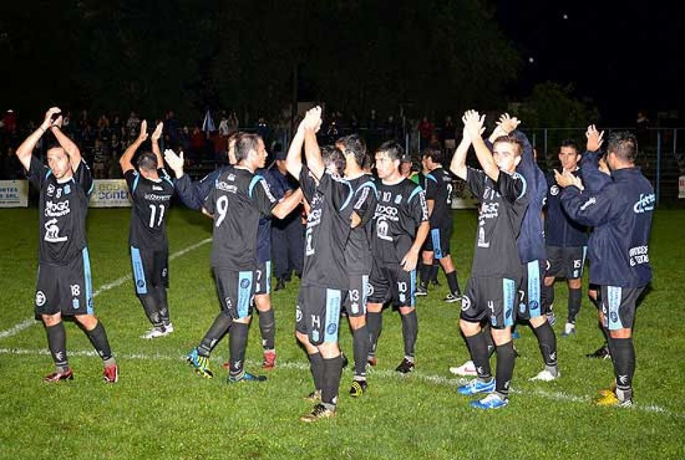 Ferro baj� al l�der y sue�a con la clasificaci�n
