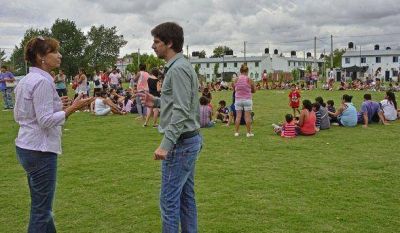 Padres e hijos disfrutaron uno de los �ltimos festejos de las colonias