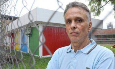 Luis Rey: �Las aulas modulares no son aptas para la tarea pedag�gica�