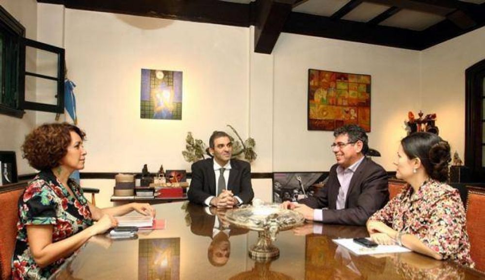 El Ministerio de Cultura coordin� actividades de Vendimia con el INV