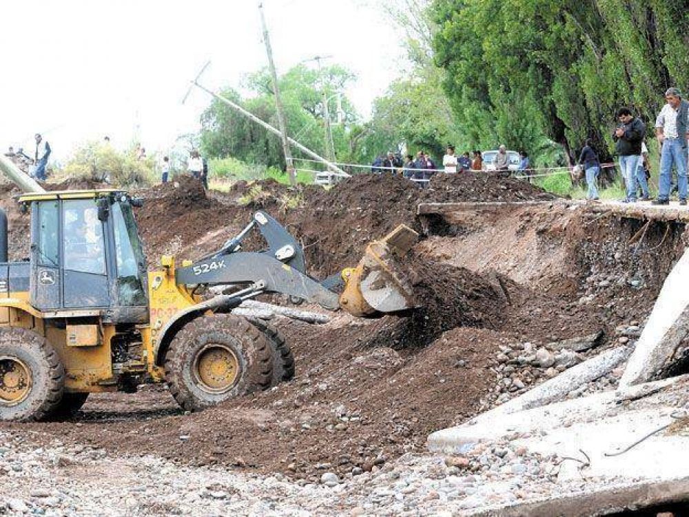 Vialidad provincial solucion� los cortes de varios caminos en Maip�, Guaymall�n, Las Heras y San Mart�n