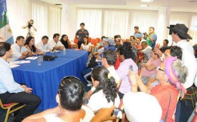 El gobierno recibi� a movimientos sociales y avanza hacia la bancarizaci�n de la asistencia alimentaria