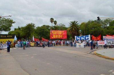 Los dirigentes de los movimientos sociales exigen reunirse con Bacileff Ivanoff