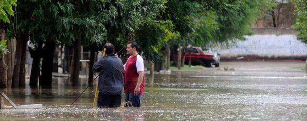 Intenso temporal de lluvia y granizo provoc� un caos 