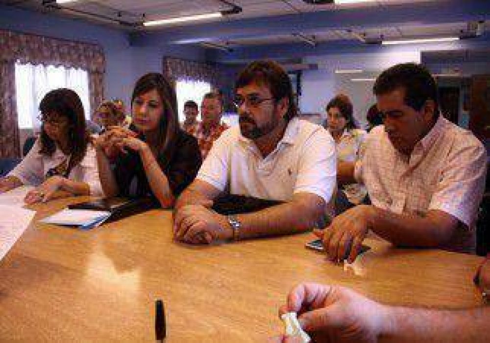 Asumieron las nuevas autoridades y garantizaron los puestos laborales 