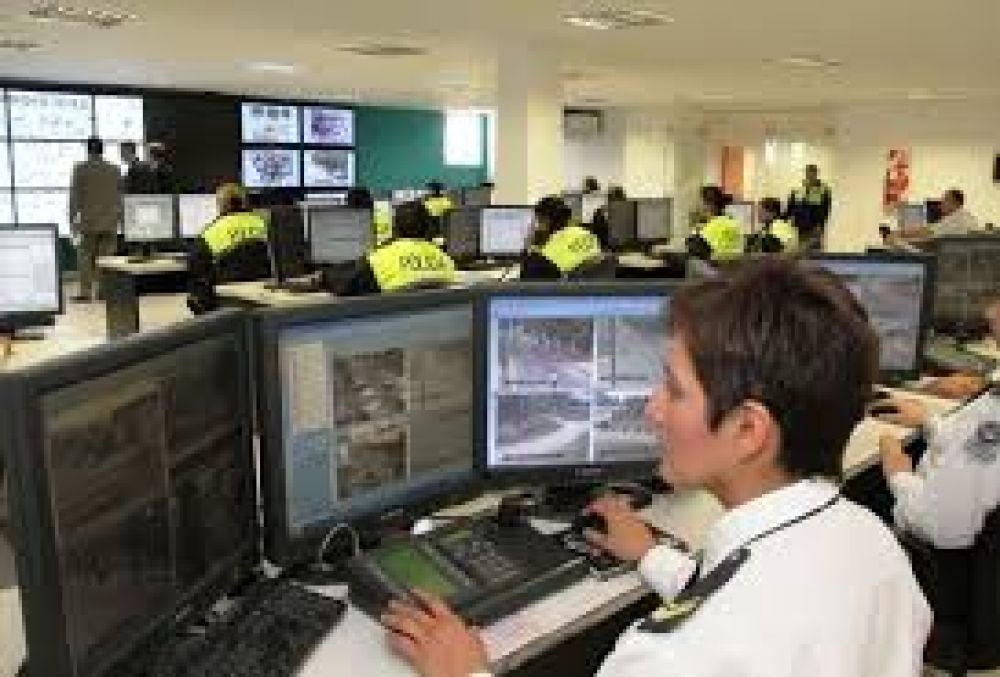 La mitad de las llamadas al 911 son falsas y solo el 5% por delitos