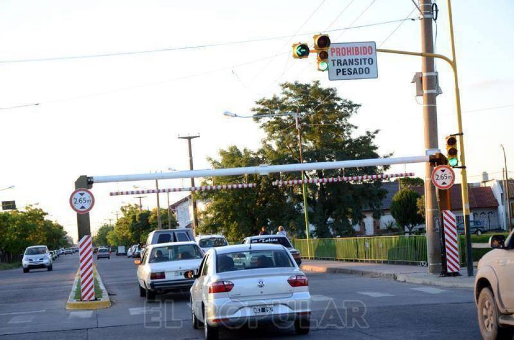 Colocaron nuevamente el limitador de altura de la avenida Sarmiento