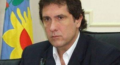 Senador "apur�" a Scioli: �No puede seguir esperando que Naci�n le marque la cancha�