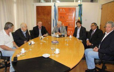 Cuartango mantuvo una reuni�n para analizar la realidad laboral del sector naval