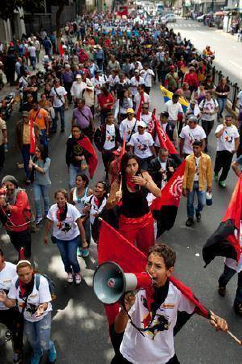 Maduro intensifica su ofensiva y la censura para sofocar la protesta