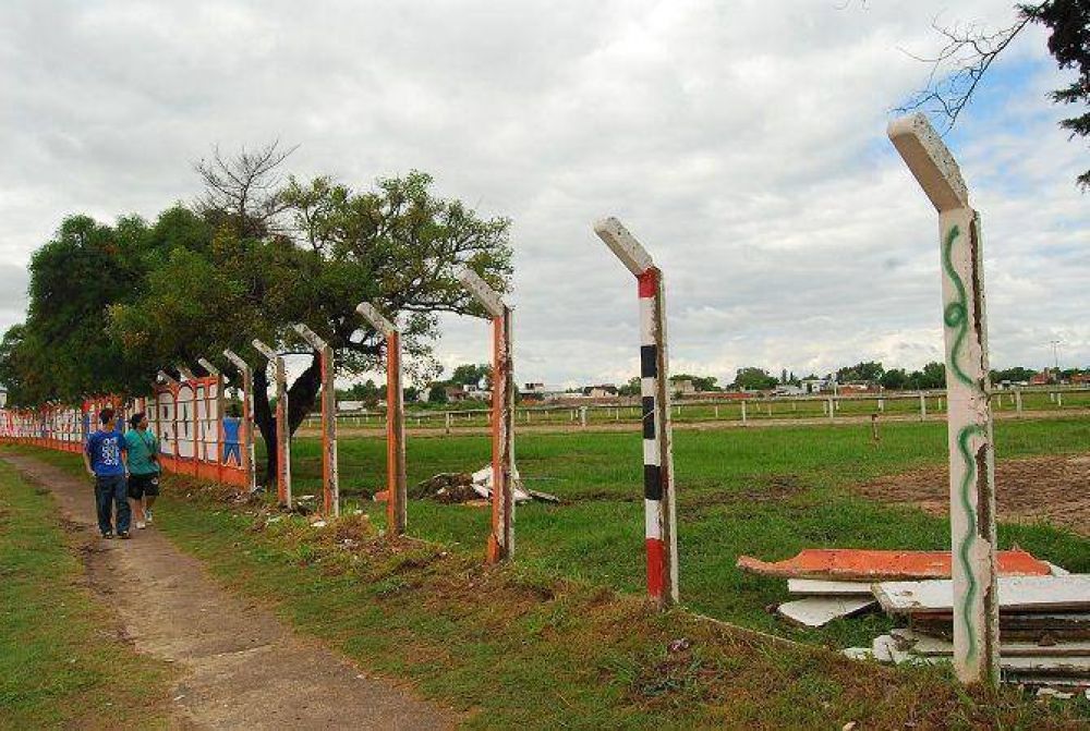 Inician las obras en el Hip�dromo para el recital del Indio Solari