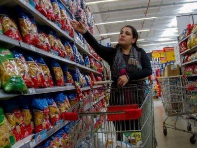 Una familia tipo necesita al menos $5.300 para no ser pobre