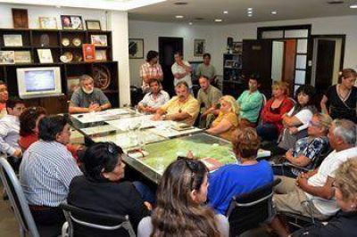 C�rdoba junto a los legisladores y los vecinos piden la presencia de Peralta