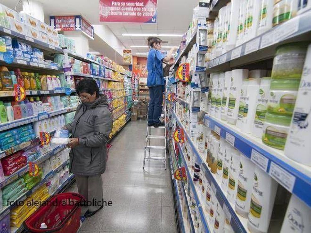 En algunos supermercados, faltan hasta la mitad de los productos de precios cuidados