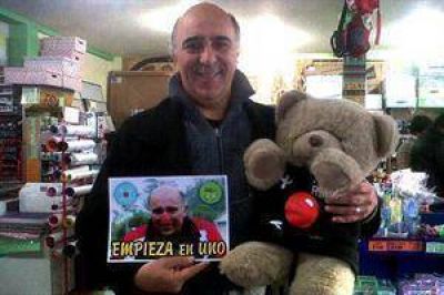 Juan, el librero que emocion� a Cristina por cuidar los precios
