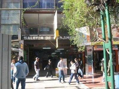 CLAUSURAN LOCALES DE GALER�A LAS AMERICAS