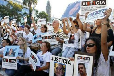 Sonaron las sirenas en Once, a dos a�os de la peor tragedia ferroviaria de la historia reciente