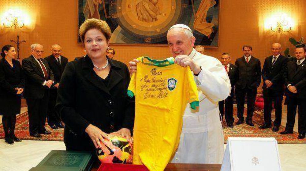 Dilma invit� al papa Francisco a ver un partido del Mundial