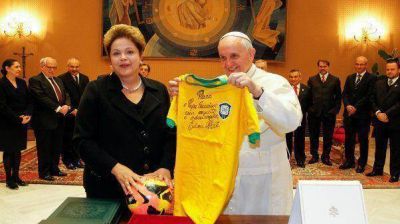 Dilma invit� al papa Francisco a ver un partido del Mundial