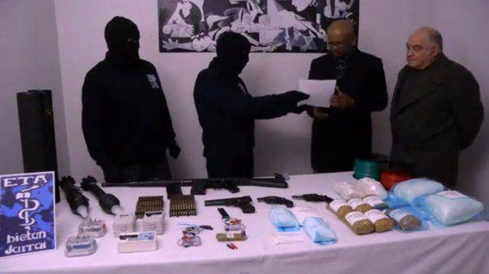 As� mostraron en video el momento en que ETA entreg� las armas