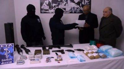 As� mostraron en video el momento en que ETA entreg� las armas