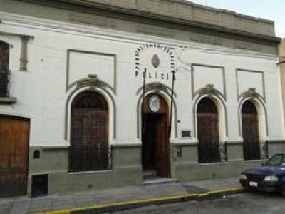 Detuvieron a joven acusado por asalto en una vivienda de Barrio Santa Clara