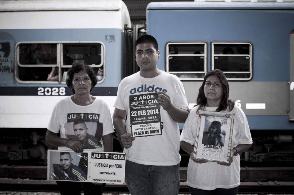Vivir despu�s de Once: testimonios de sobrevivientes, a dos a�os de la tragedia