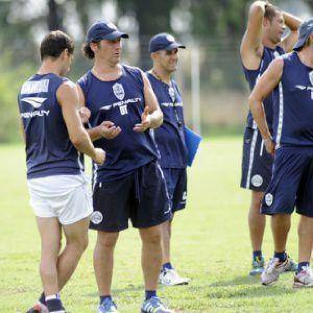 Como Barsottini no llega, Troglio repetir� los once