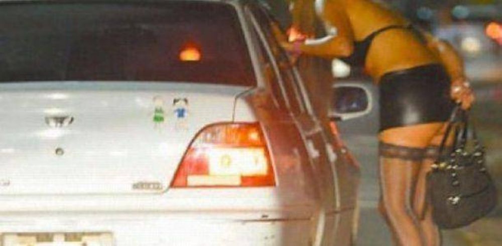 Detienen a tres "narco travestis" en la zona roja