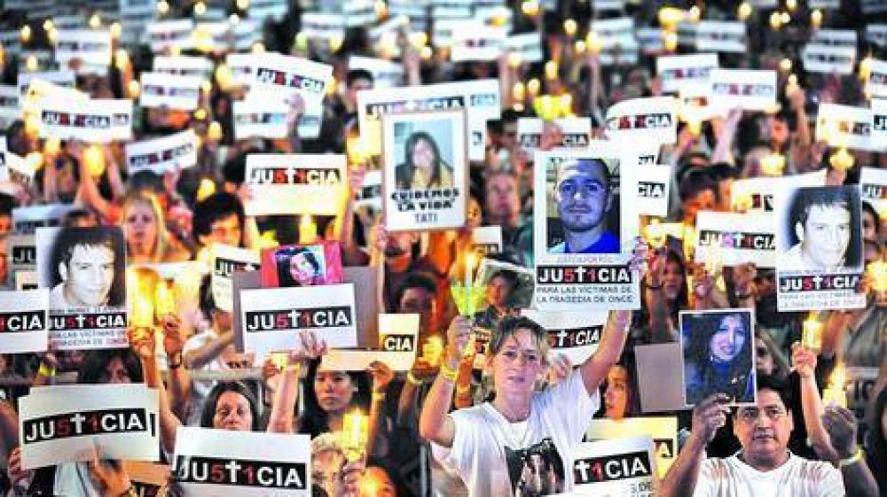 Tragedia de Once: Fuerte pedido de justicia y cr�ticas al Gobierno en el acto por las v�ctimas