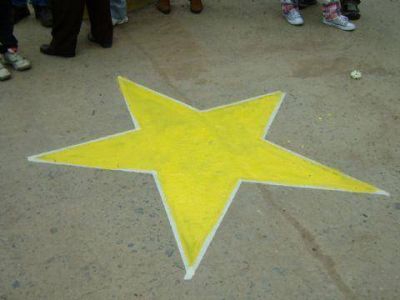 Brasca recibi� a la fundaci�n Estrellas Amarillas