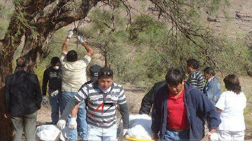 Hallan colgados a dos j�venes e investigan un pacto suicida
