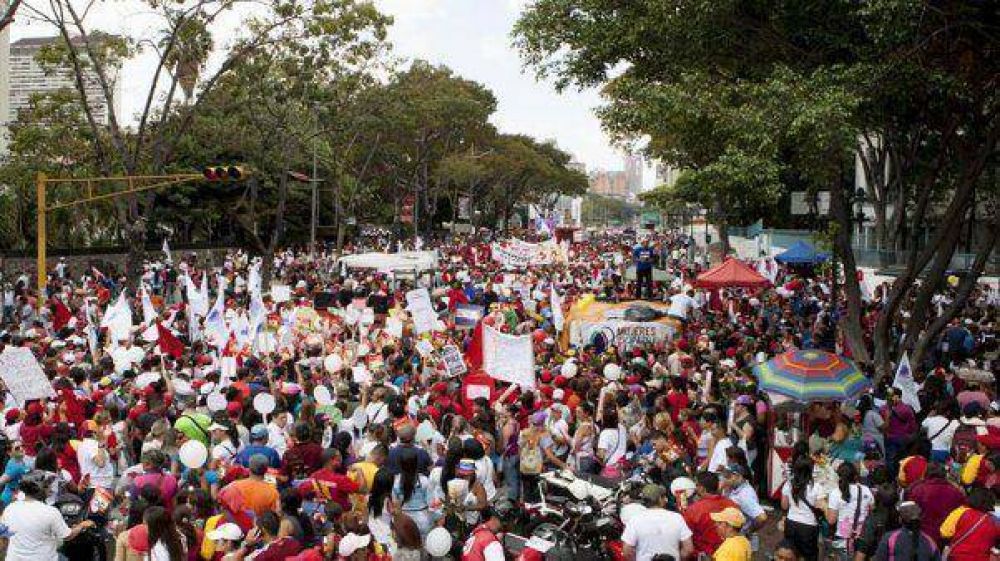 Venezuela: oficialistas y opositores se manifestaron a favor de la paz